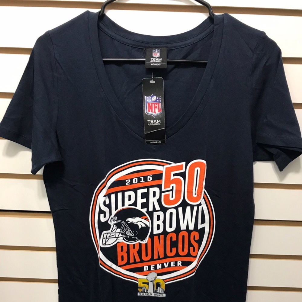 Denver BRONCOS Women’s Tee Size M. NFL Licensed